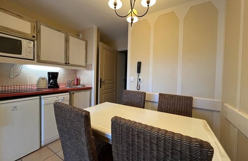 Behobie Apartamento | Encantador T2 con Piscina y Parking, Cerca de Hendaya