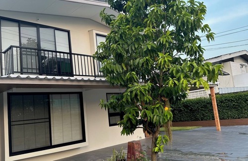 Talat Bang Khen Casa | Charming 3 Bedroom house in North of Bangkok: Quiet neighborhood & Relaxation!