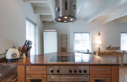 Lehe Casa | Encantadora casa de campo con techo de paja en Lehe