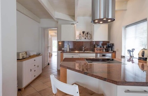 Lehe Casa | Encantadora casa de campo con techo de paja en Lehe