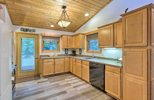 Thompsonville Casa | Charming Thompsonville Home w/ On-Site River!