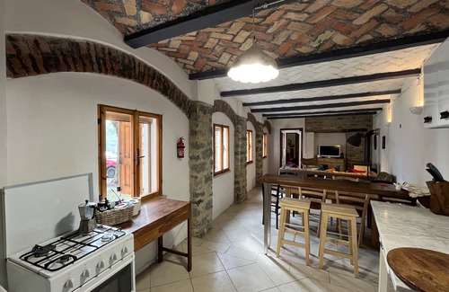 Bonzeto Casa | Encantadora casa de piedra de tres camas con vistas a la montaña y al río