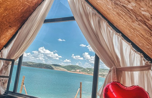 Igarata Chalet De Esquí | Charming tiny house on the dam, surrounded by nature and pet friendly