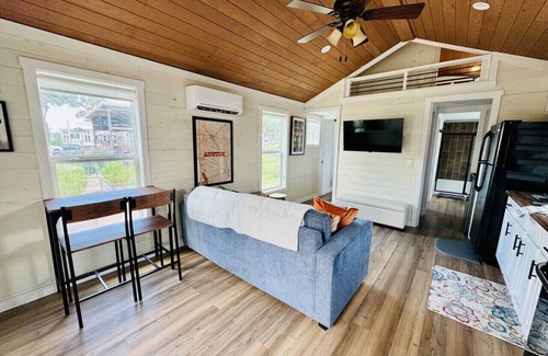 Austin Casa | Charming Tiny Home Getaway | Pool & Hot Tub
