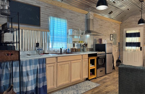 Pangburn Cabina | Charming tiny home in delightful Pangburn near Little Red River - pet friendly
