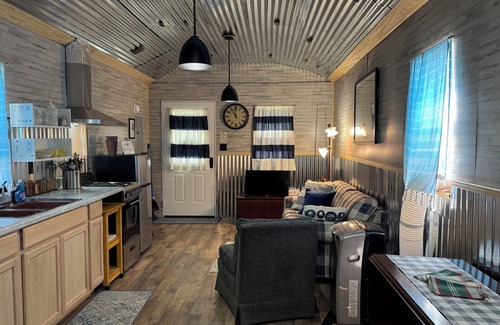 Pangburn Cabina | Charming tiny home in delightful Pangburn near Little Red River - pet friendly