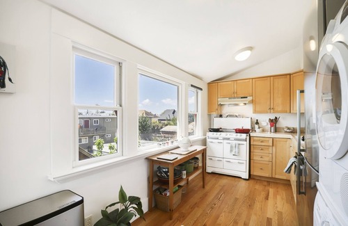 Emeryville Apartamento | Charming top floor duplex with garden-patio.