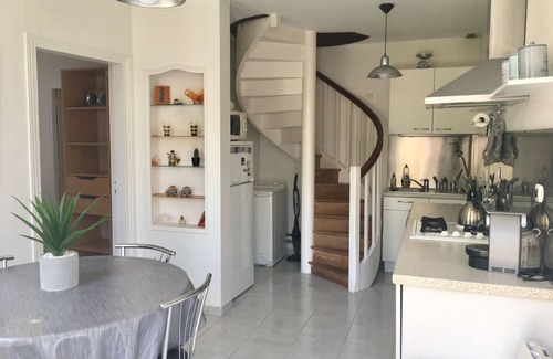 Benouville Casa | Casa de pueblo con encanto cerca de las playas de Normandía y el puente de Pegaso