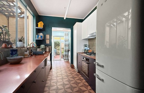 Newcastle East Casa | Charming Townhouse Steps from Newcastle Beach