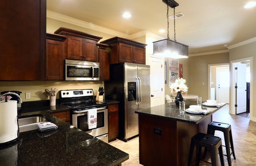 Oxford Casa | Charming Townhome - Brighton Villa