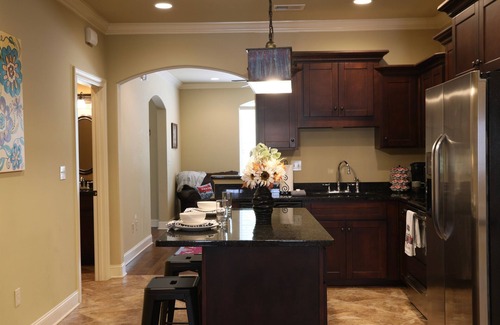 Oxford Casa | Charming Townhome - Brighton Villa