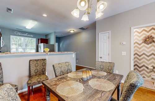 Winston - Salem Casa | Charming townhouse with pool, patio, central AC, & washer/dryer