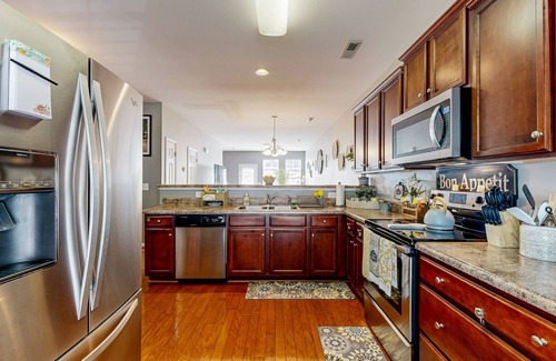 Winston - Salem Casa | Charming townhouse with pool, patio, central AC, & washer/dryer