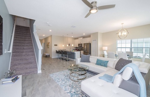 Davenport Chalet De Esquí | Charming Townhouse 5Beds/4Baths/Pool/18 Min Disney