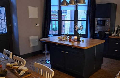 Pays-de-Belves Casa | Charming traditional house 50 m from town center.