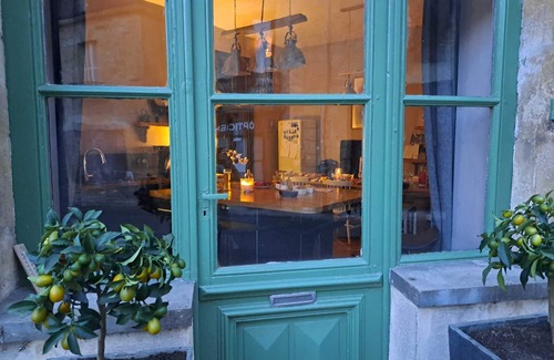 Pays-de-Belves Casa | Charming traditional house 50 m from town center.