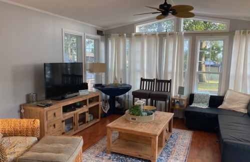 Sherkston Casa | Charming trailer at sherkston shores resort for a fun filled and relaxing stay.