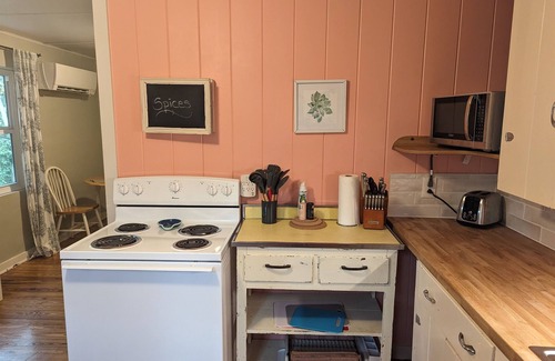 Cocoa Apartamento | Charming, treetop Indian River Hideaway
