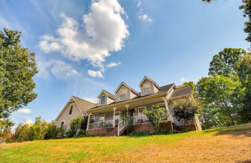 Trenton Casa | Charming Trenton Home with Mtn Views and Patio!