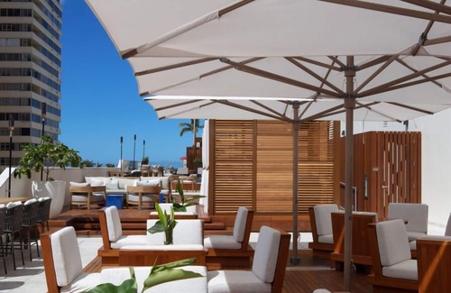Waikiki Complejo | Charming Tropical Getaway! 3 Modern Units, 2 Onsite Restaurants, 2 Bars, 2 Pools