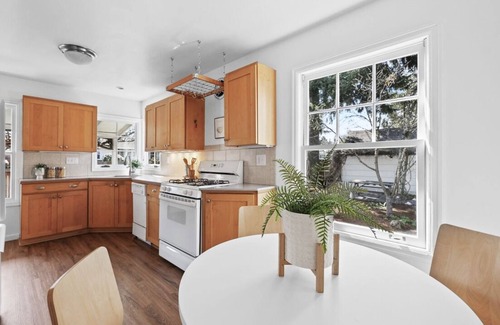 Beaumont - Wilshire Casa | Charming Tudor w/Fenced Yard in Walkable NE PDX