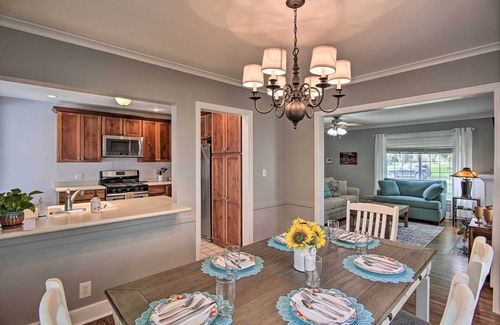 Tulsa Cabaña | Charming Tulsa Bungalow w/ Furnished Deck!