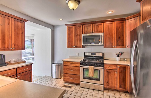 Tulsa Cabaña | Charming Tulsa Bungalow w/ Furnished Deck!