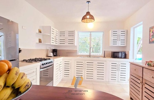 La Iglesia Casa | Encantadora villa gemela 2BR A/C - 400M playa - Jacuzzi Privado - Piscina Común