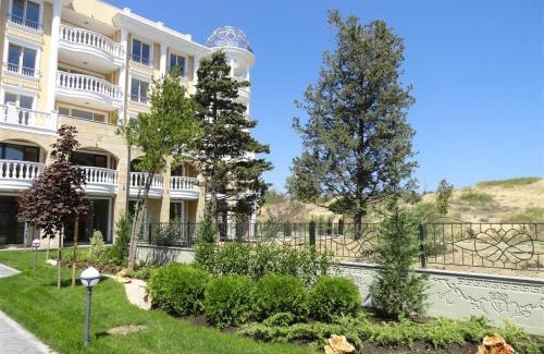 Burgas Apartamento | Charming Two-Bedroom Apartment in Villa Roma