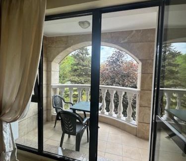 Burgas Apartamento | Charming Two-Bedroom Apartment in Villa Roma