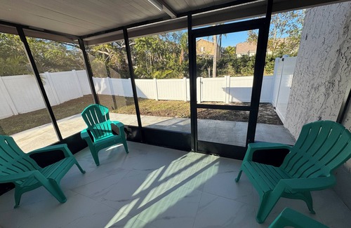 Oldsmar Casa | Charming Two bedroom house near Beaches and Tampa Bay attractions.