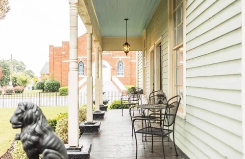 Anderson Casa | Charming two room grand suite in Historic antebellum mansion.