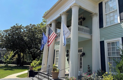 Anderson Casa | Charming two room grand suite in Historic antebellum mansion.