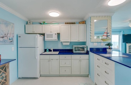 Melbourne Beach Casa | Charming Two Story House located directly on Melbourne Beach.