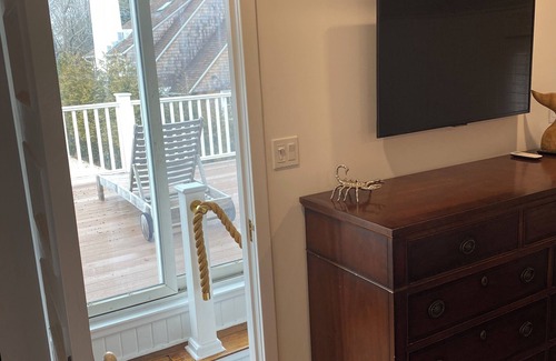 Village of Southampton Casa | Charming Two-Story Retreat in Southampton Village walk to town, beach and train.