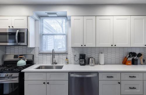 University Heights Apartamento | Charming University Heights Home