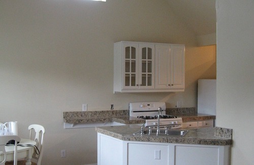 University Park Casa | Charming University Park 2BR Bungalow in amazing Portland