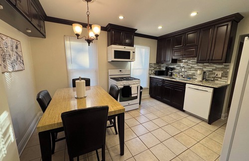 Lakewood Casa | Charming Updated 2-bedroom Lakewood Oasis