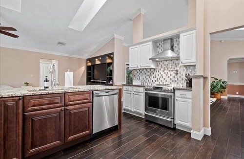 Wellington Casa | Charming, updated and relaxing 4-bedroom house with a pool in lovely Wellington