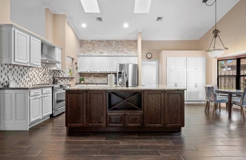 Wellington Casa | Charming, updated and relaxing 4-bedroom house with a pool in lovely Wellington