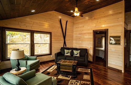Land O Lakes Cabaña | Charming updated cottage on Big Portage Lake