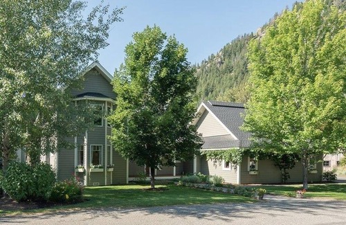 Ketchum Casa | Charming Updated Home Minutes From Town, Skiing, & Mountain Rides Bus Routes