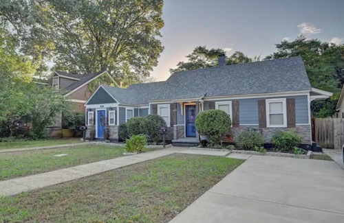 University District Casa | Charming Updated One Bedroom with yard