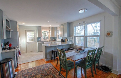 Isle of Palms Casa | Charming updated 2 Bedroom Beach Cottage. Walk to the Beach! Pet Friendly