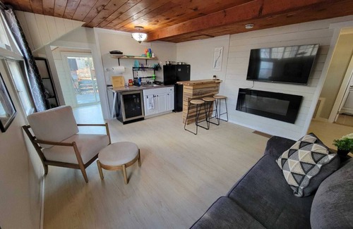 Lake George Cabaña | Charming Updated Village Cottage