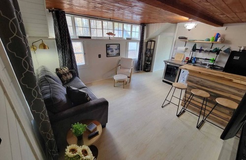 Lake George Cabaña | Charming Updated Village Cottage