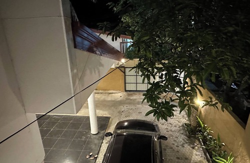 Panadura Casa | Charming upper level 2-bedroom house in tranquil Panadura with WiFi, AC