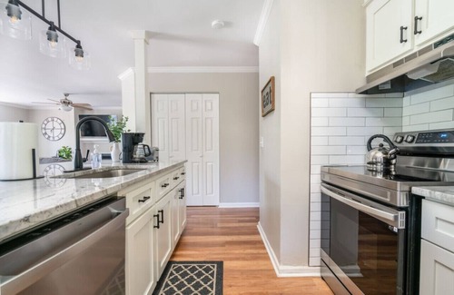 Harbison Apartamento | Charming Upstairs Apt in Irmo | 3 BR | Sleeps 6