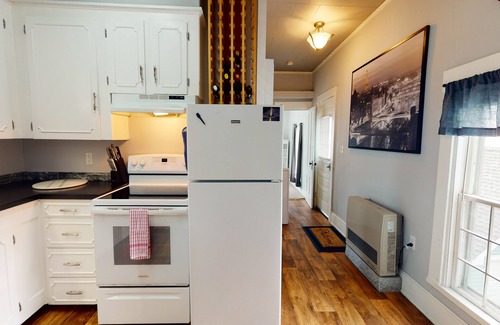 Bucksport Casa | Charming upstairs duplex with fast WiFi, partial AC, & walkable location