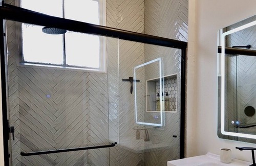 West Riverside Casa | Charming Uptown Bungalow just steps to Magazine St